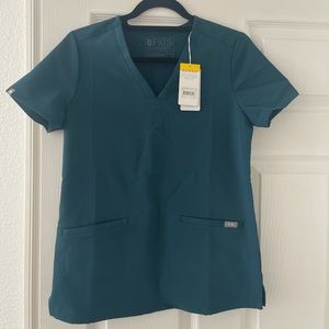 FIGS Casma Three Pocket Scrub Top
